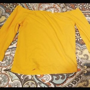 Quarter sleeve crop top